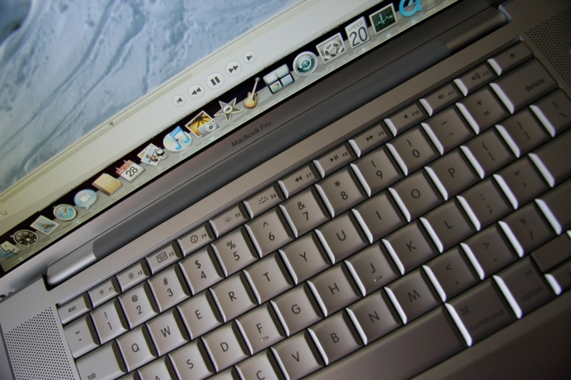 Illustration for article titled New Macbook Pro Review (Verdict: Penryn + LEDs = Efficiency)